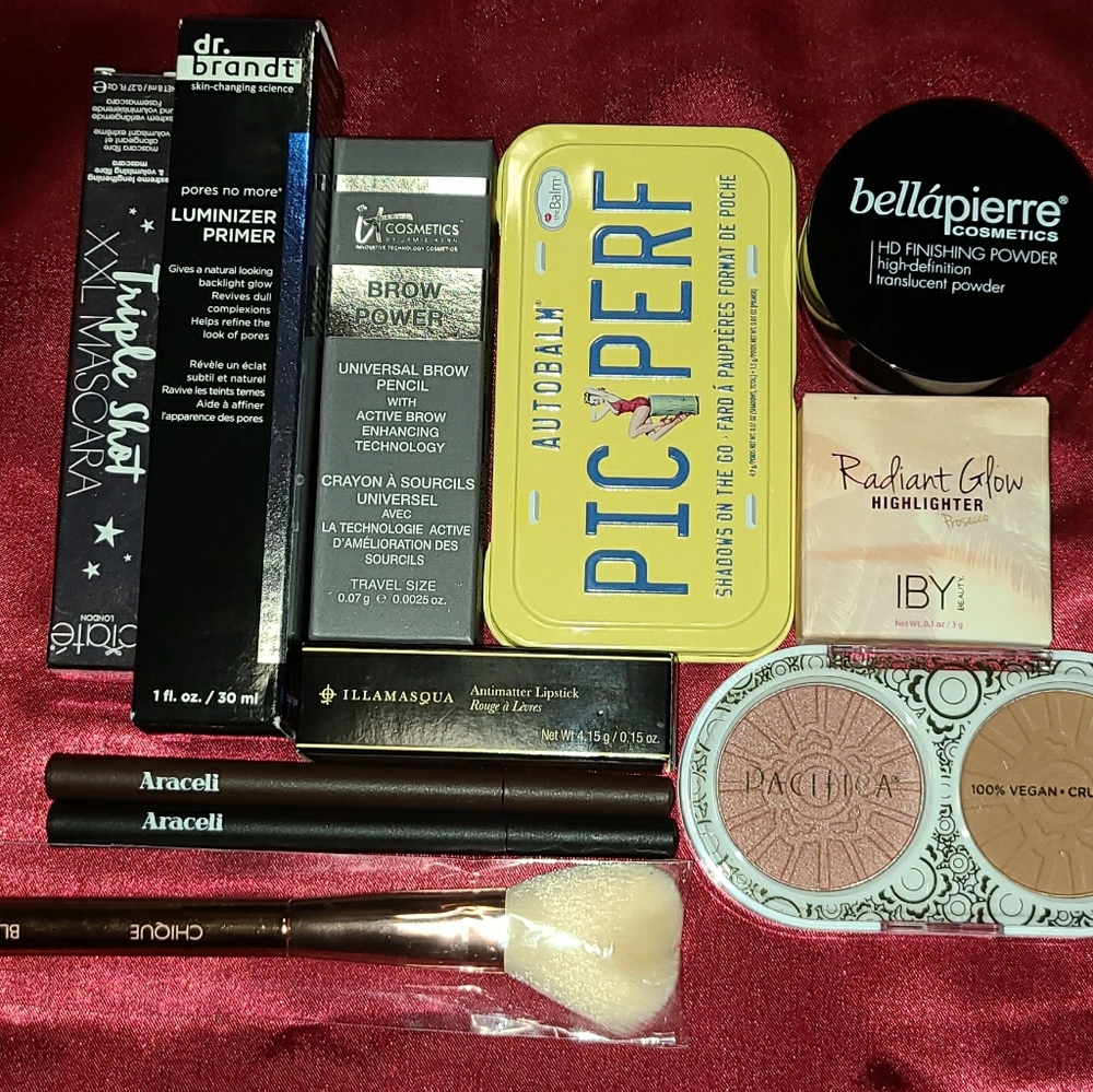 Makeup bundle